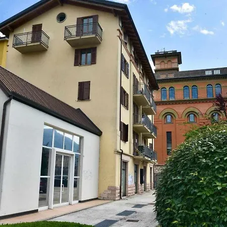 Via Verdi, Vicino All'universita E Al Duomo
